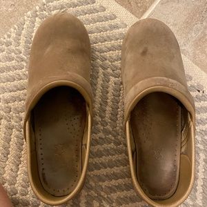 Like new Dansko Clogs
